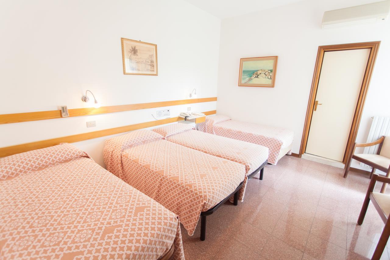 Hotel Rossini Tabiano Terme Exterior foto